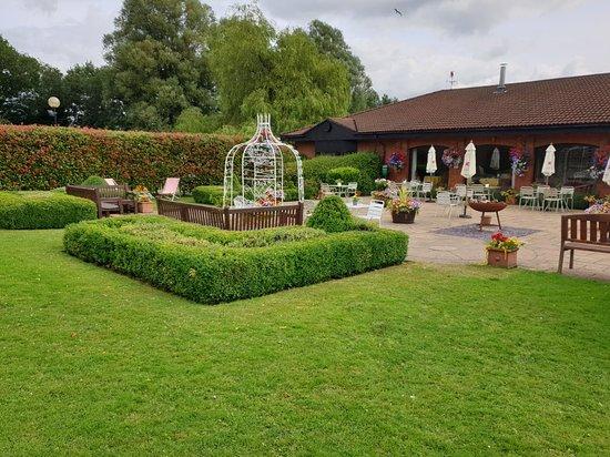 Cafe Bar & Afternoon Tea at BEST WESTERN PLUS Parkway Hotel & Spa